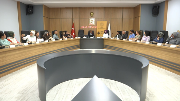 Prof. Dr. Gömleksiz, “Şehir ve Eğitim” Konulu Sunum Gerçekleştirdi