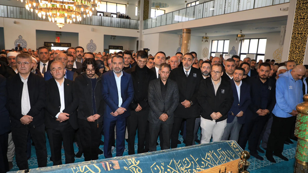 Arif Çakmak’ı sevenleri gözyaşlarıyla uğurladı