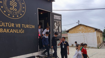 Gezen Sinema Tırı Baskil’de Çocuklarla Buluştu