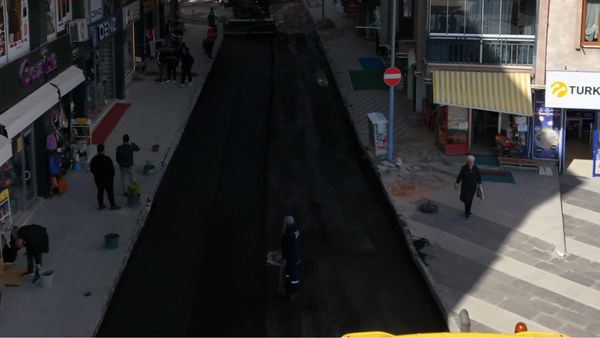 Elazığ’da Asfaltlama Hamlesi Sürüyor