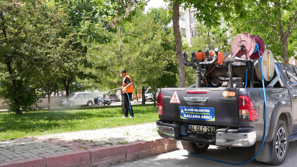 Elazığ Belediyesi, İlaçlama Çalışmalarını Sürdürüyor