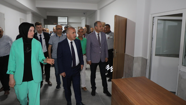 Vali Hatipoğlu, Ruh ve Sinir Hastalıkları Hastanesi’ndeki Çalışmaları İnceledi