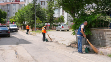 Elazığ Belediyesi, Cumhuriyet Mahallesi’nde Kapsamlı Temizlik Çalışması Gerçekleştirdi