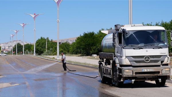 Elazığ Belediyesi’nden Aksaray ve Hicret Mahallelerinde Temizlik