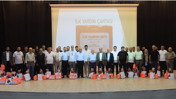 Elazığ Belediyesi’nden Muhtarlara İlk Yardım Seti ve Yangın Söndürme Tüpü