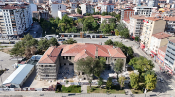 Tarihi Öğretmenevi’nde Restorasyon Çalışmaları Sürüyor
