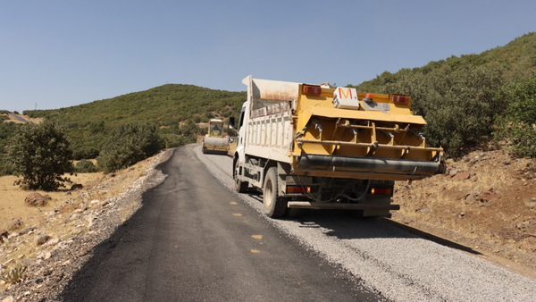 İl Özel İdaresi Asfalt Çalışmalarını Sürdürüyor