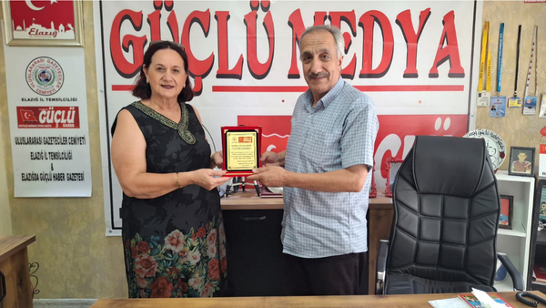 Hatice Koçak Gedik’e Başarı Plaketi