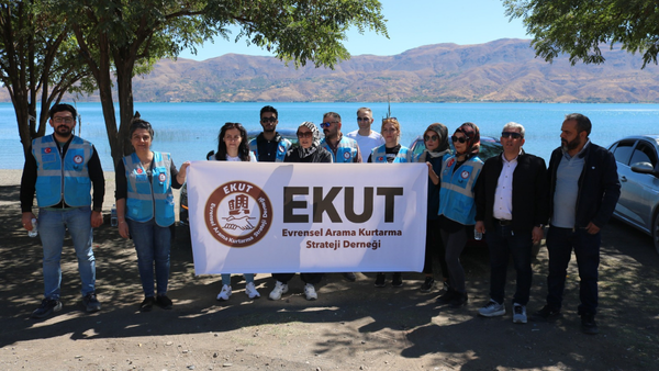 EKUT’tan Sivrice Gölü’nde Çevre Temizliği